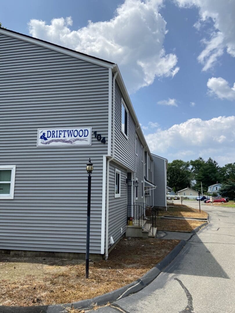 Driftwood 104 apartment building exterior.